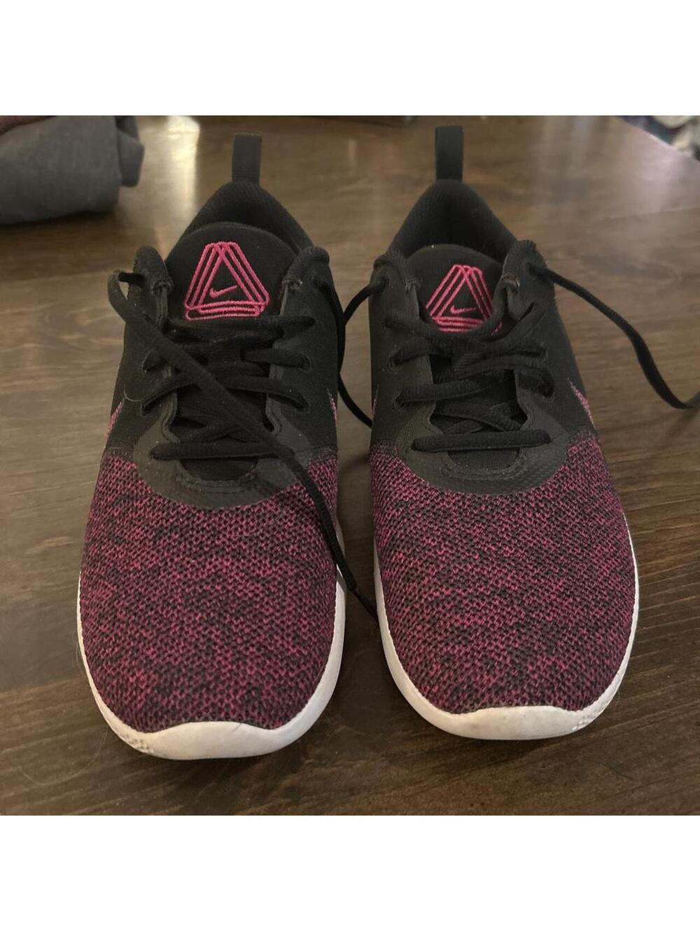 Nike Women's Multi and Pink Trainer